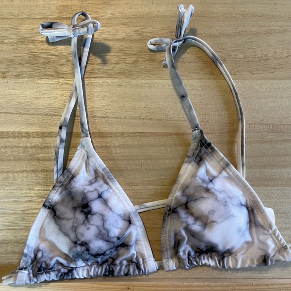 SHEIN YOUTH/YOUNG ADULT BATHING SUIT - Picture 2 of 8